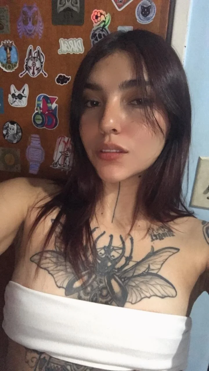 XXX Porn Photo of Nude SurpriseMadlicia 8
