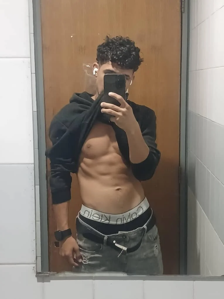 XXX Porn Photo of Nude JARED_BOY1 2