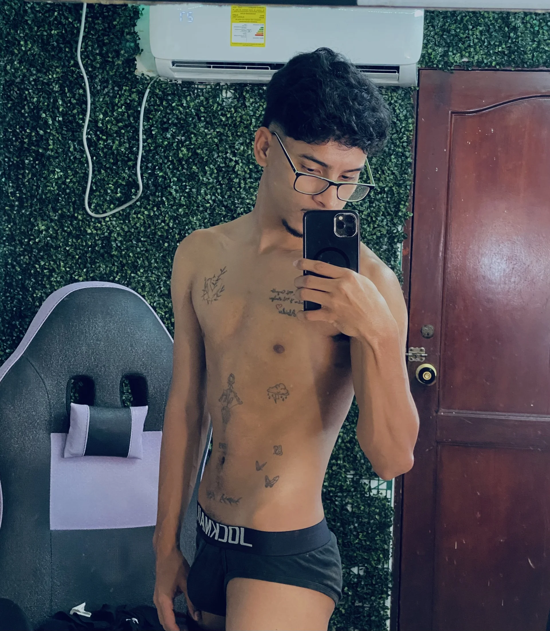 XXX Porn Photo of Nude allens_joe 23