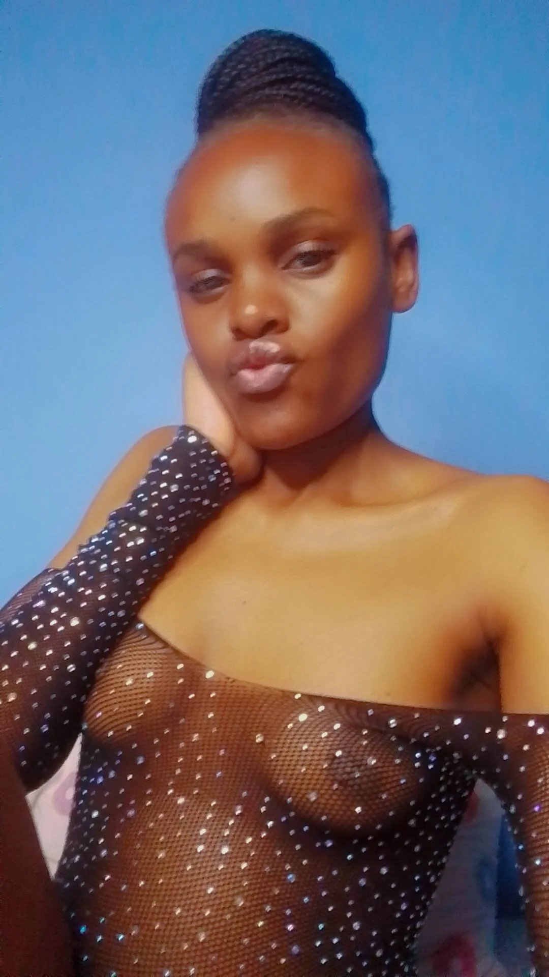 XXX Porn Photo of Nude Queen_petite_ 3
