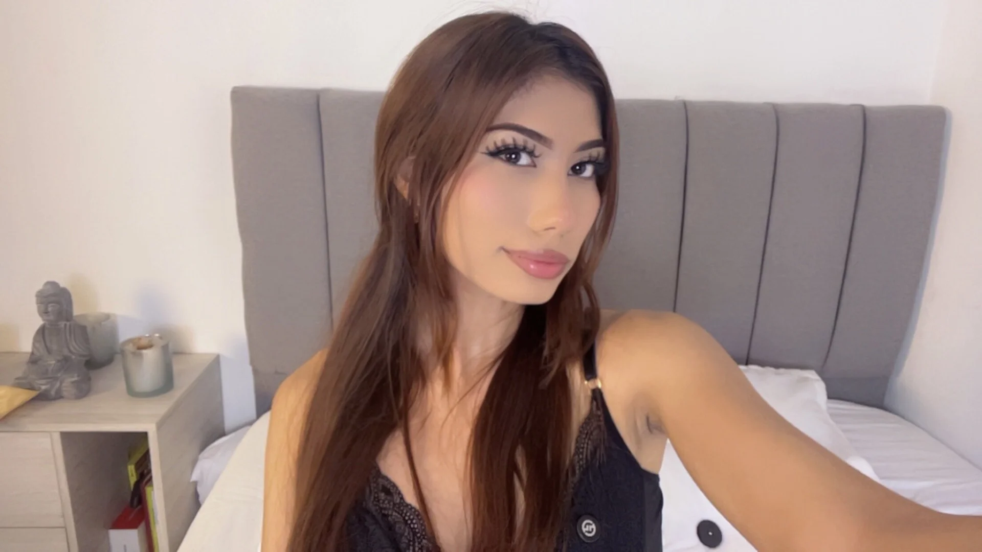 XXX Porn Photo of Nude AlannaChan 16