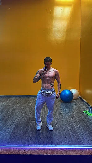 XXX Porn Photo of Nude strongboy_ 4