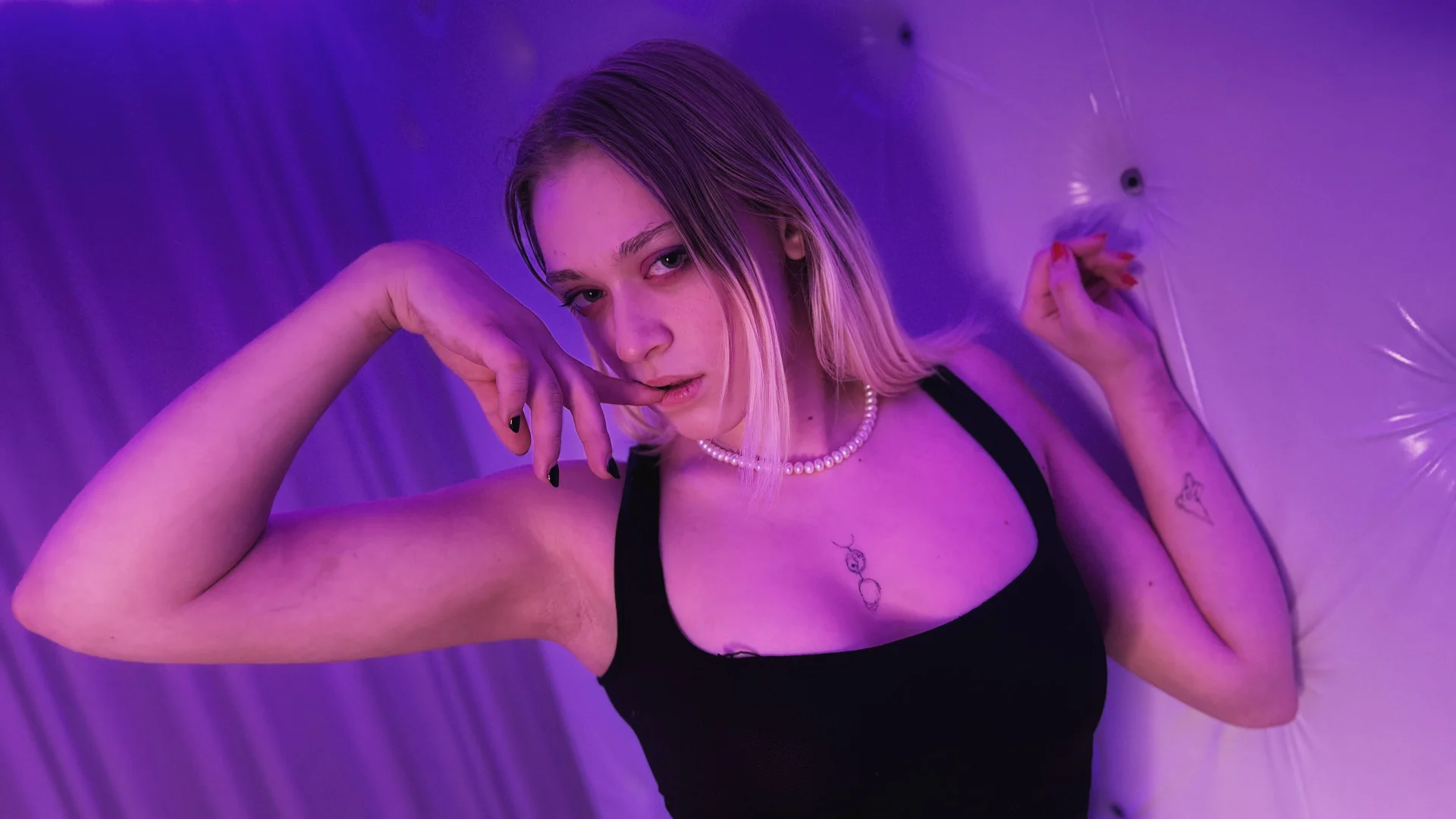 XXX Porn Photo of Nude KaraLiin 4