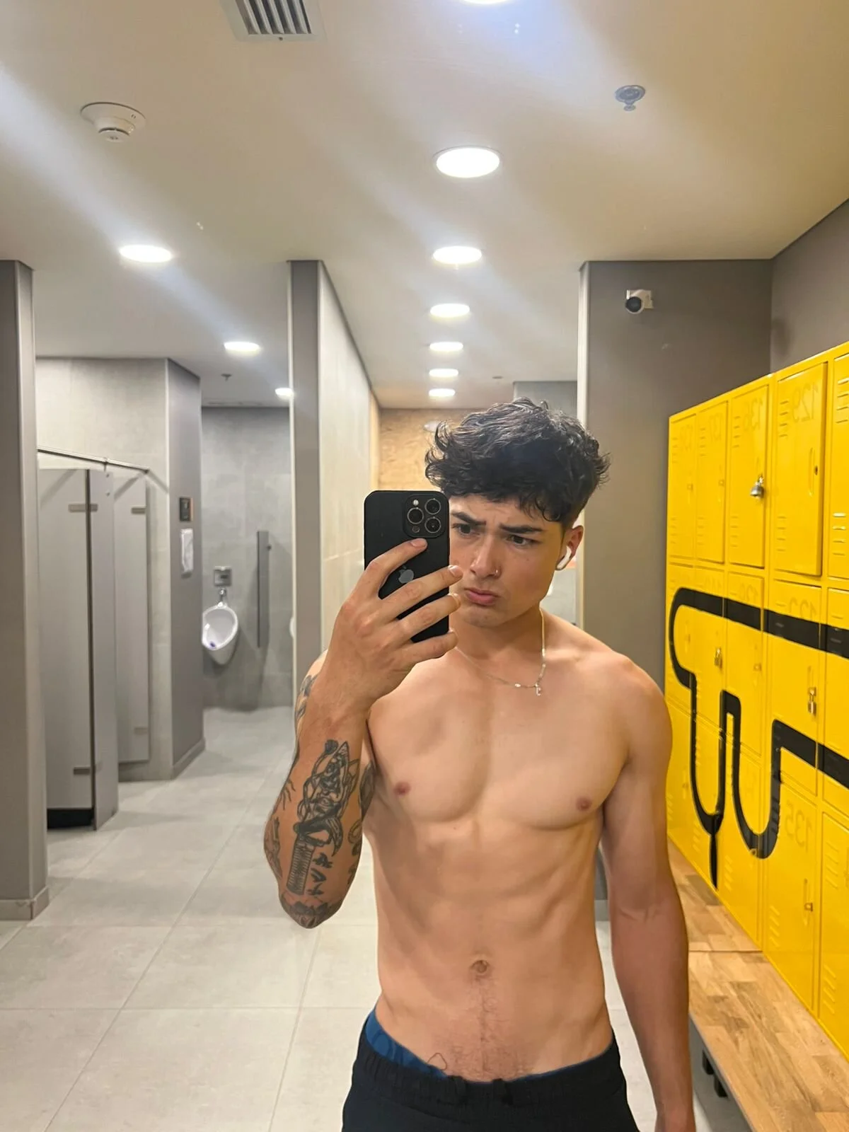 XXX Porn Photo of Nude jimmy_class 1