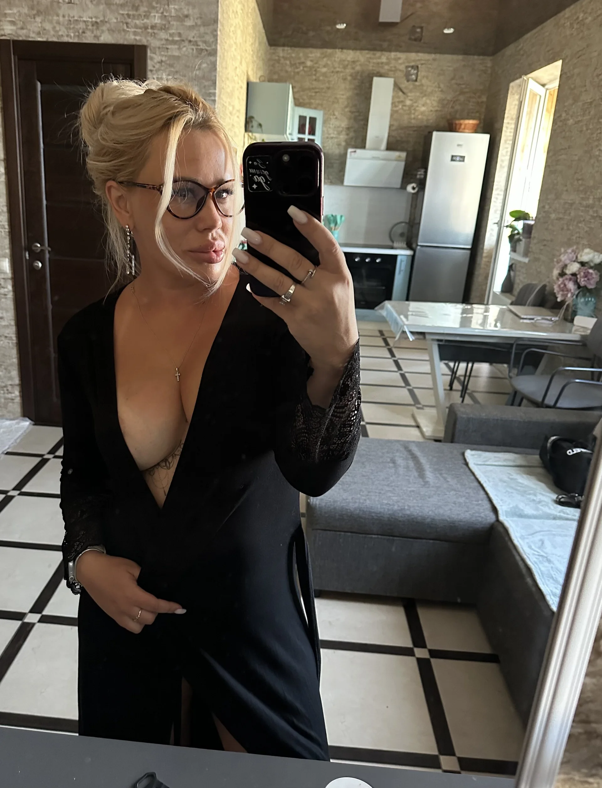 XXX Porn Photo of Nude Rolling_milf 18