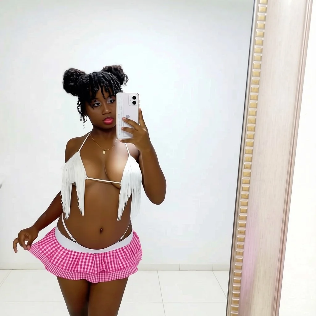 XXX Porn Photo of Nude Kiara_Heat 1