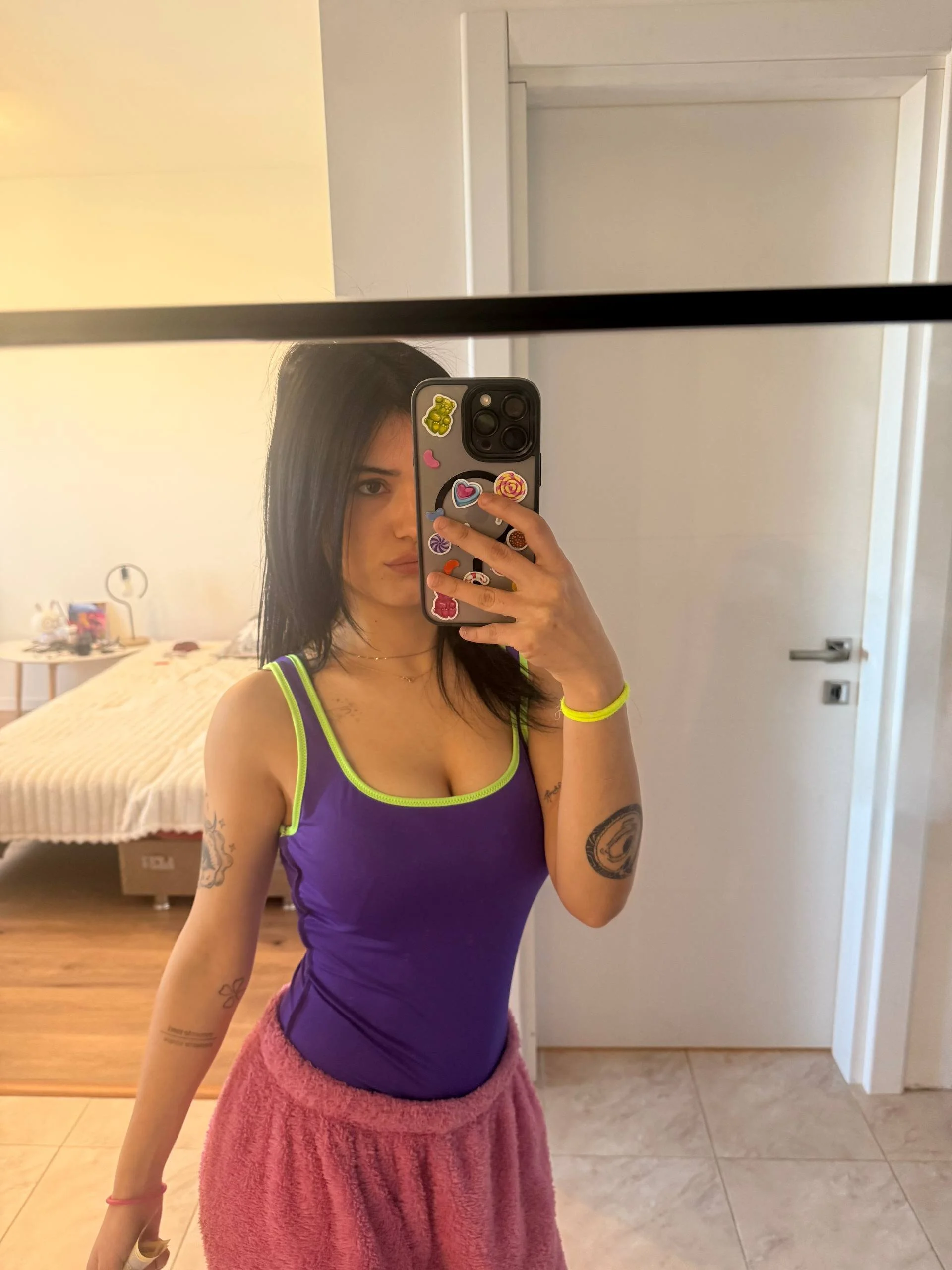 XXX Porn Photo of Nude HotMollyX 25