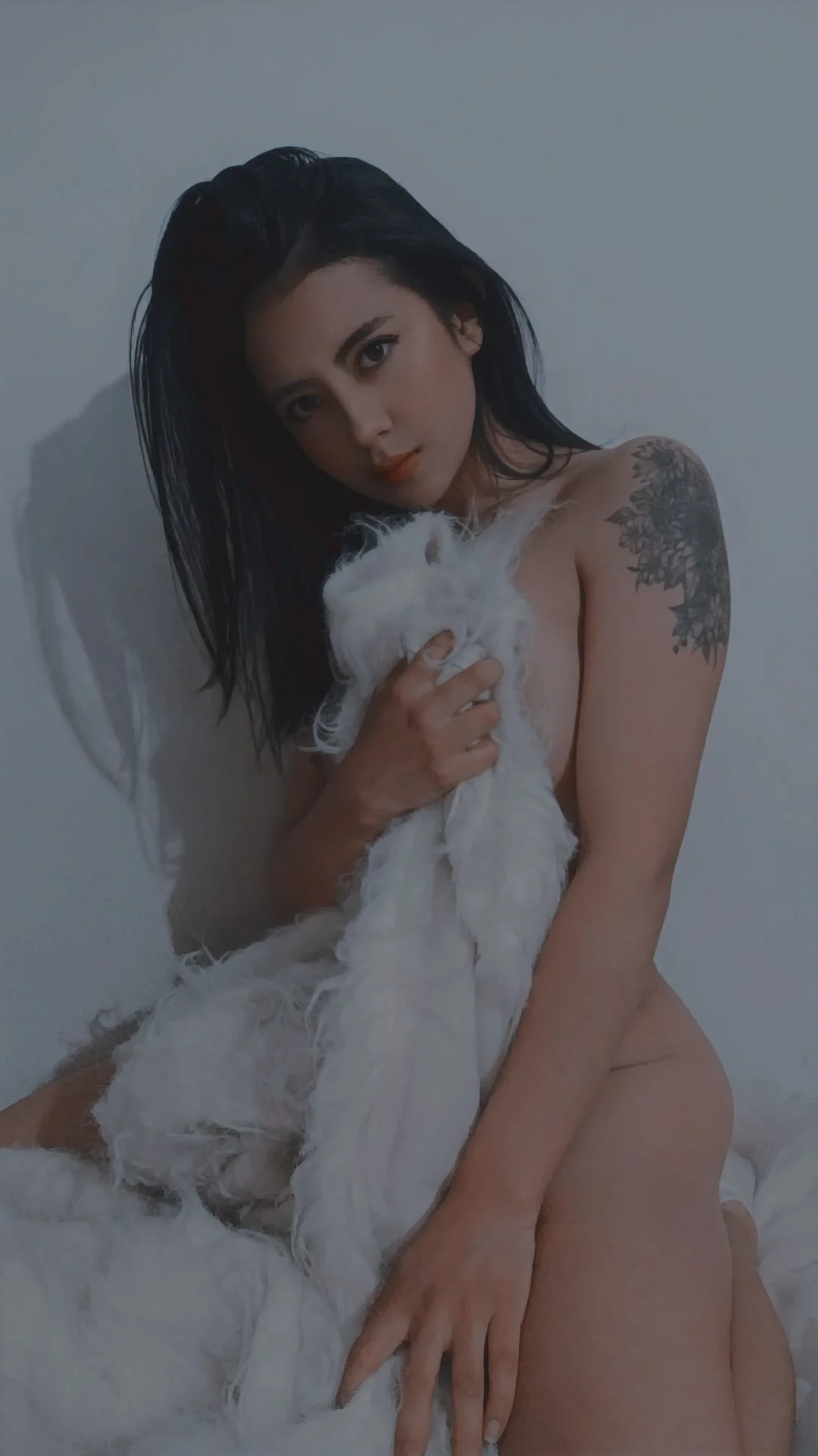 XXX Porn Photo of Nude Little_Swan 2
