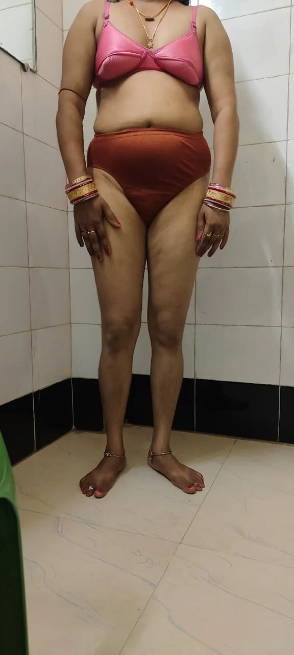 XXX Porn Photo of Nude Mrs_komesh 2