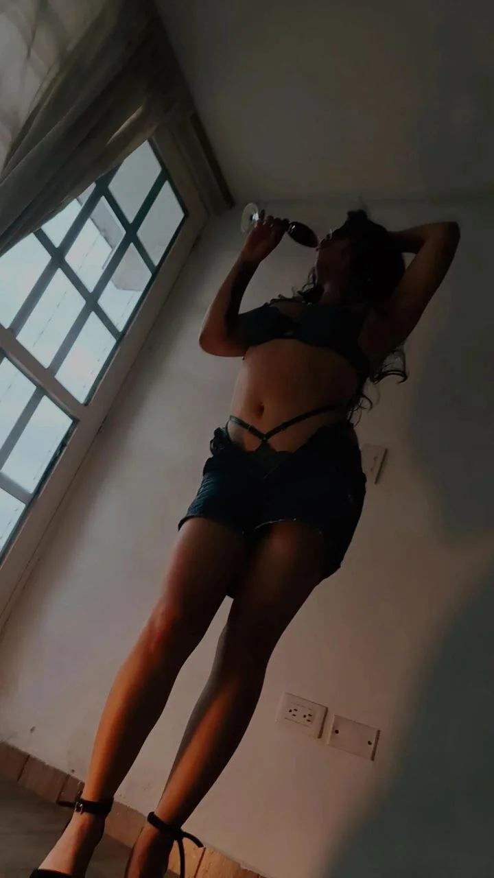 XXX Porn Photo of Nude hancock-boa 106