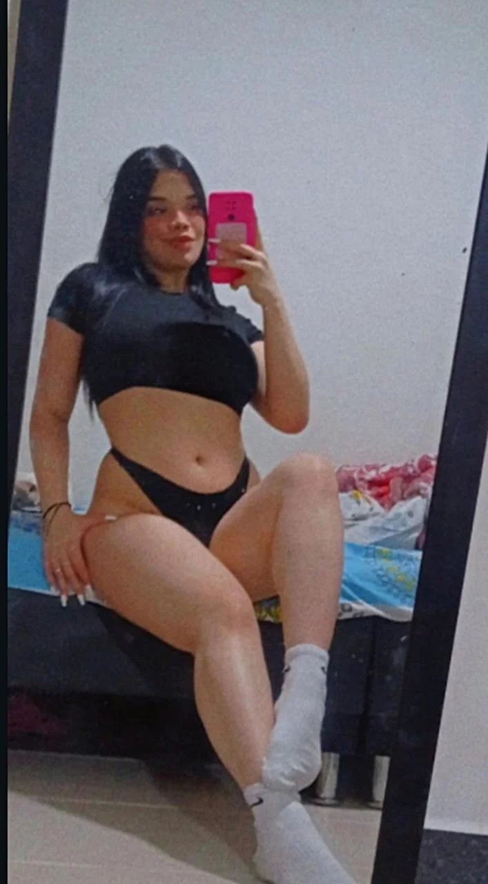 XXX Porn Photo of Nude _EmilySquirt 18
