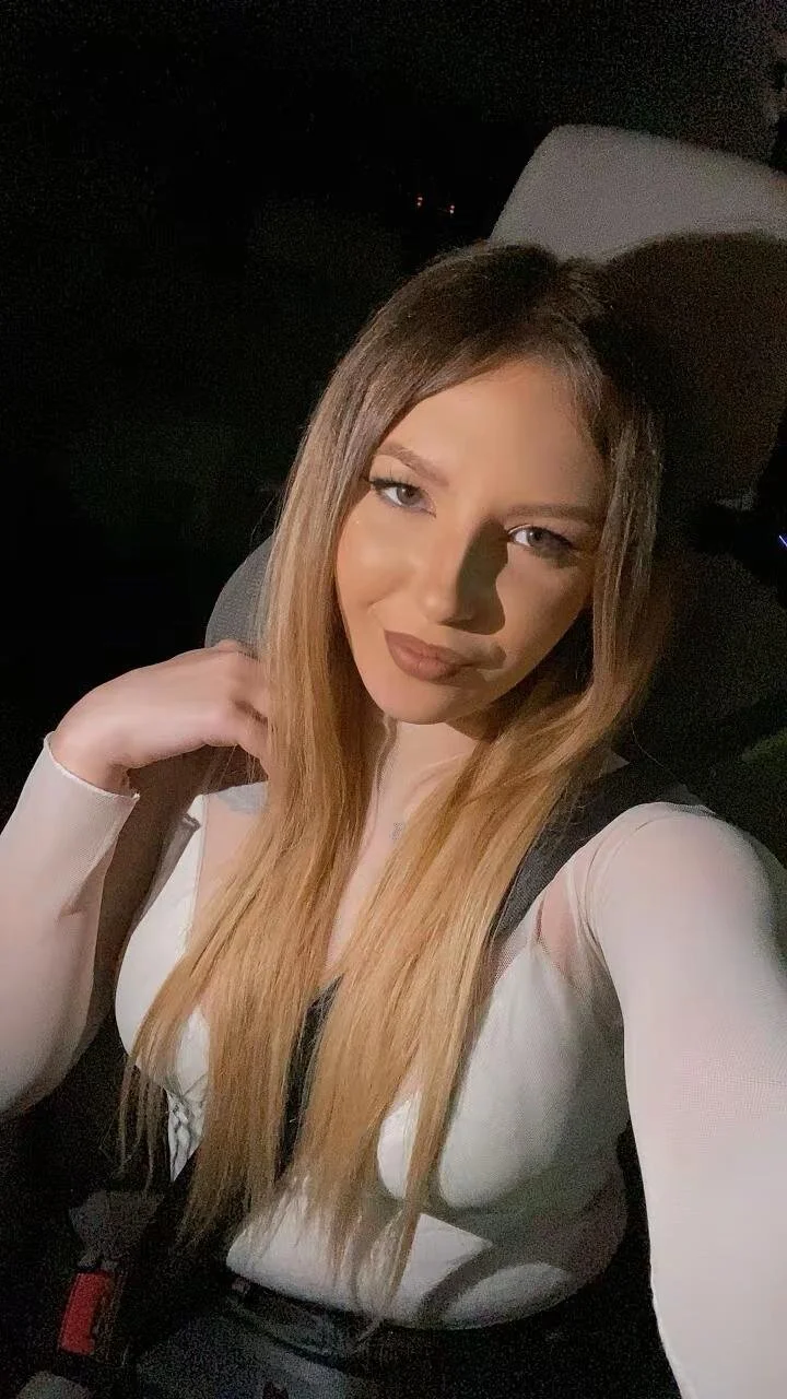 XXX Porn Photo of Nude EllaAzianaa 18