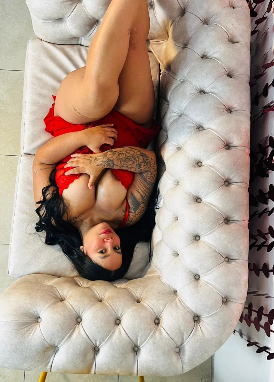 XXX Porn Photo of Nude EmilyQueen3x 102