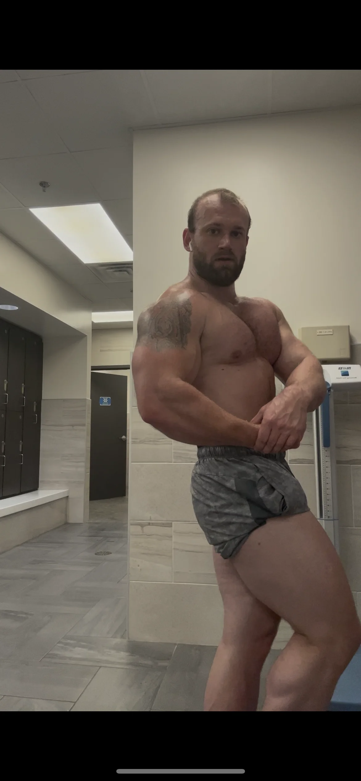 XXX Porn Photo of Nude blakeyyD 29