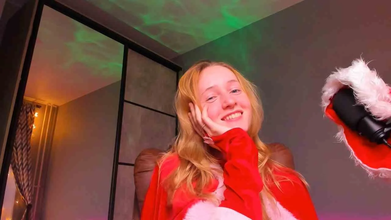 XXX Porn Photo of Nude OddlyFamiliar 7