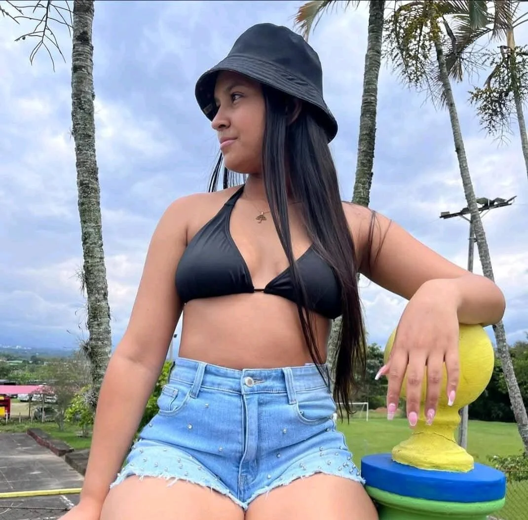 XXX Porn Photo of Nude bellawild_ 6
