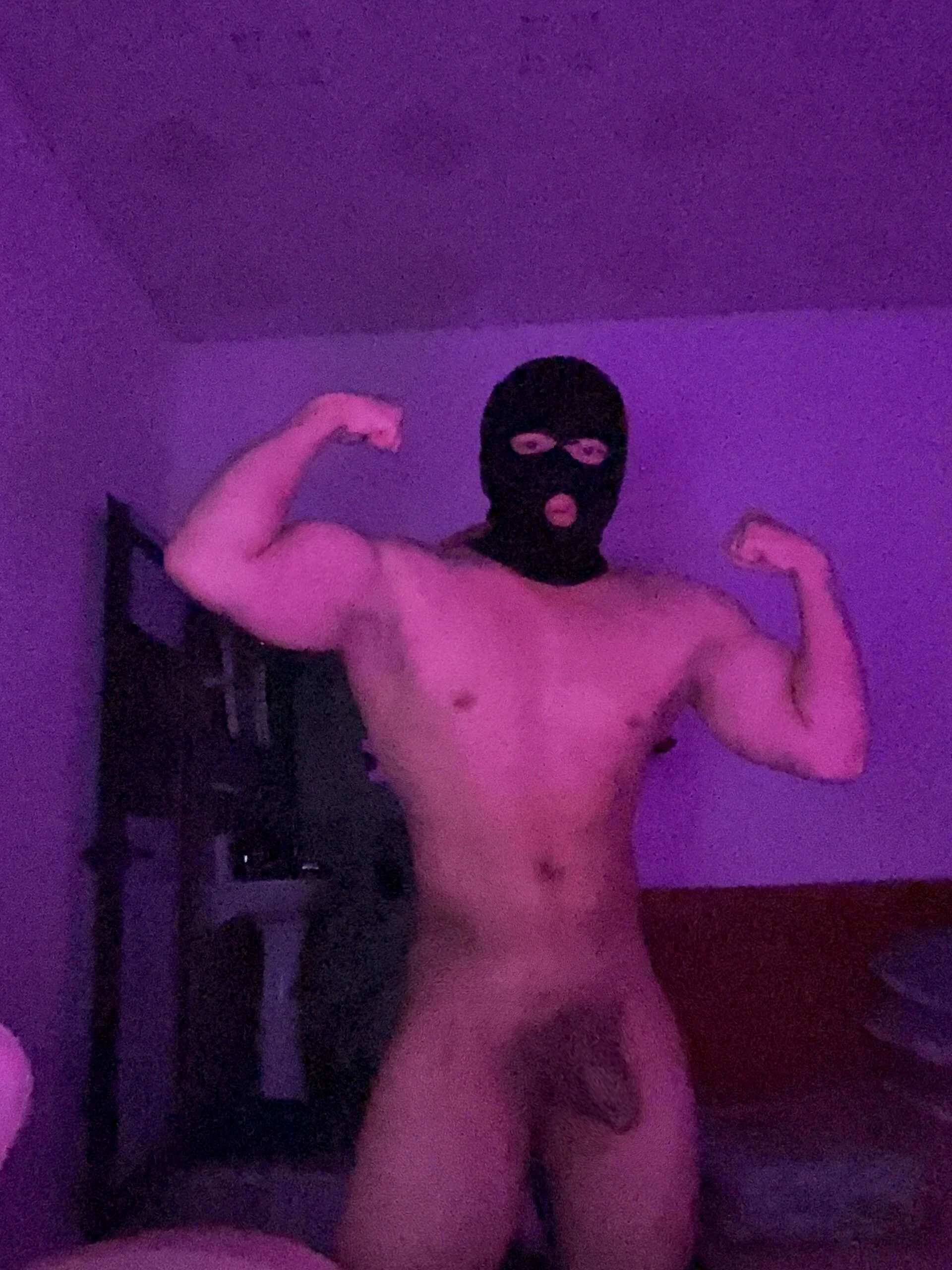 XXX Porn Photo of Nude hunky2000 4