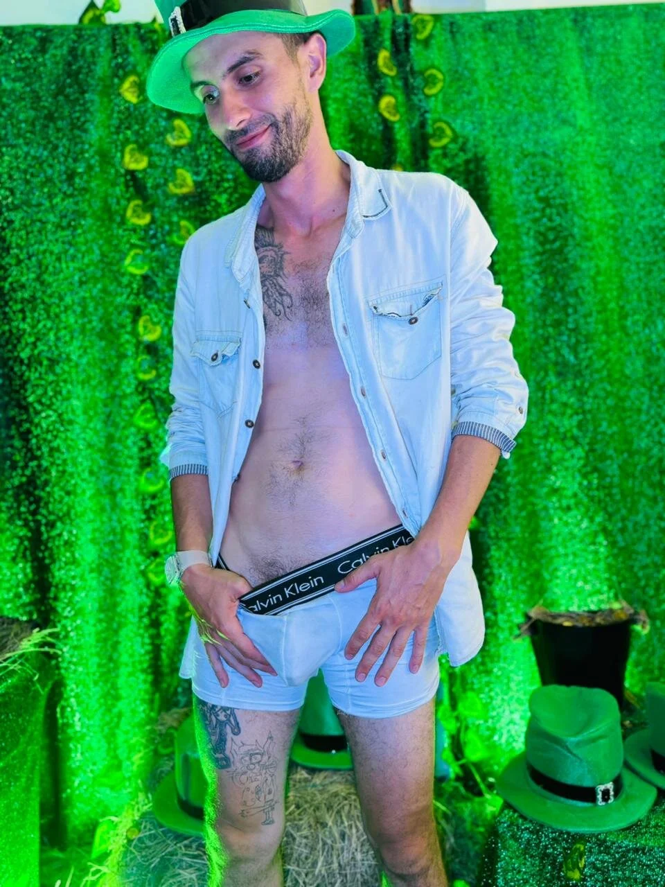 XXX Porn Photo of Nude KingOfTemptation 15