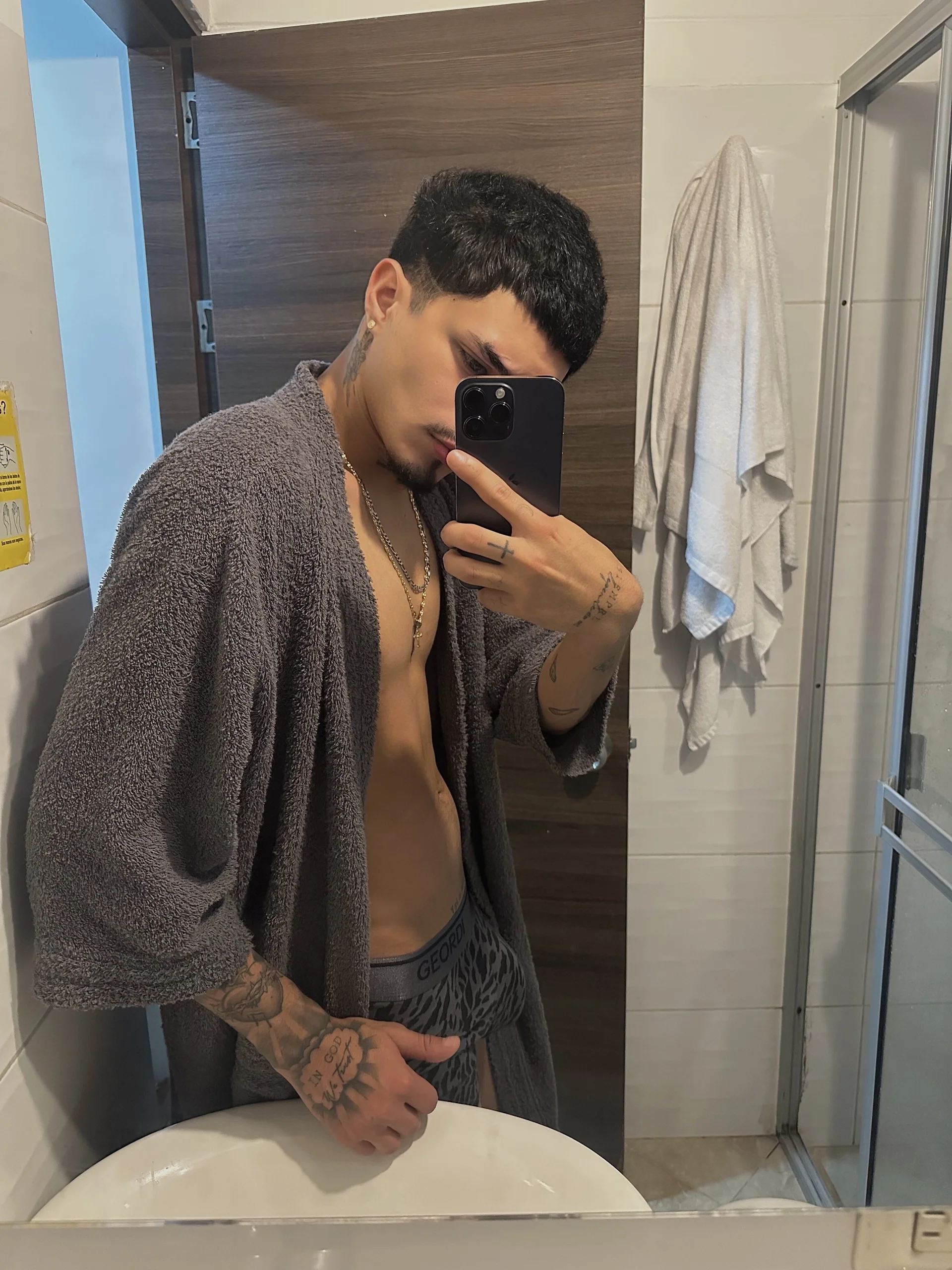 XXX Porn Photo of Nude huge_Santiago 8