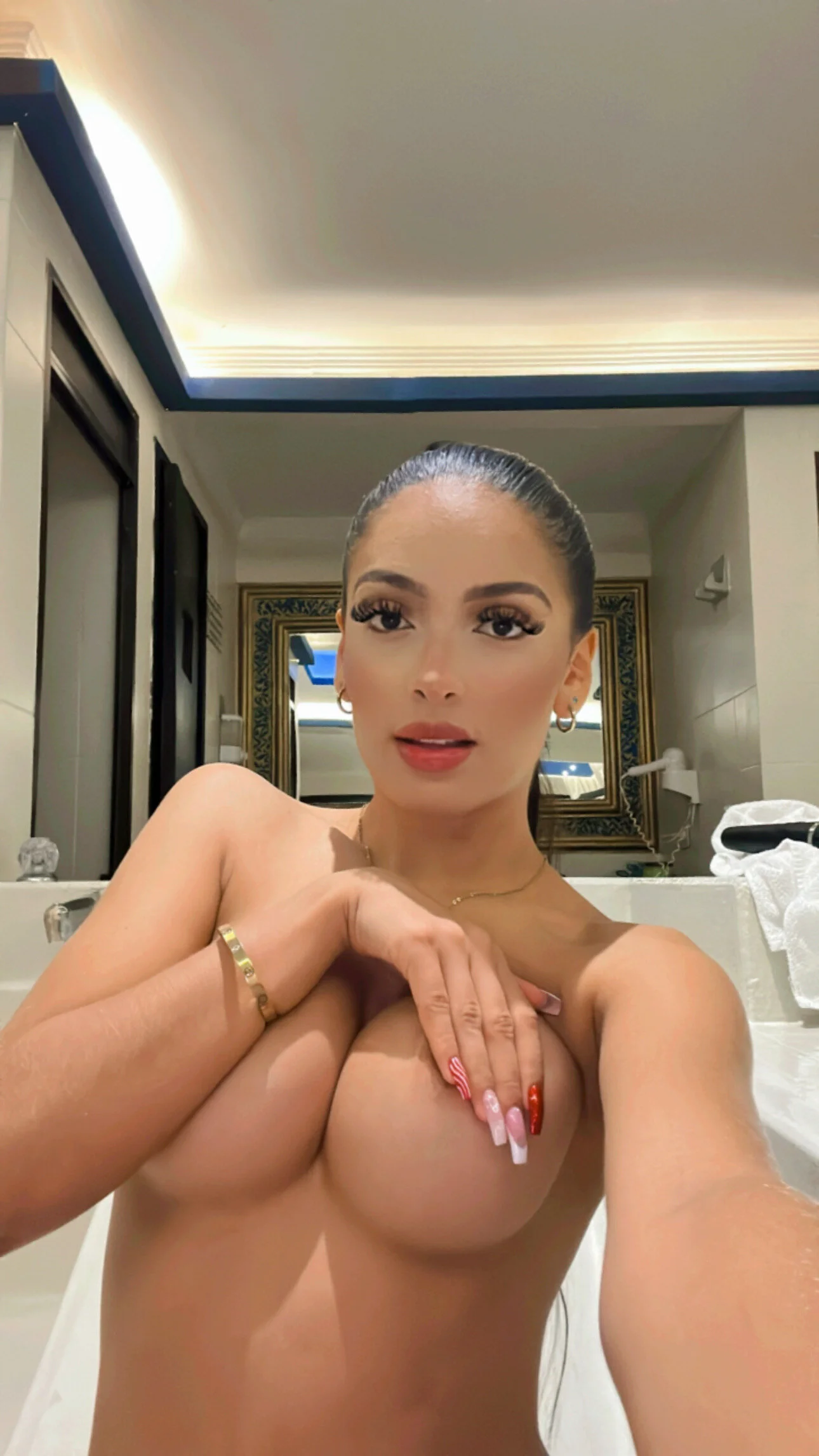 XXX Porn Photo of Nude elliesantos_ 5