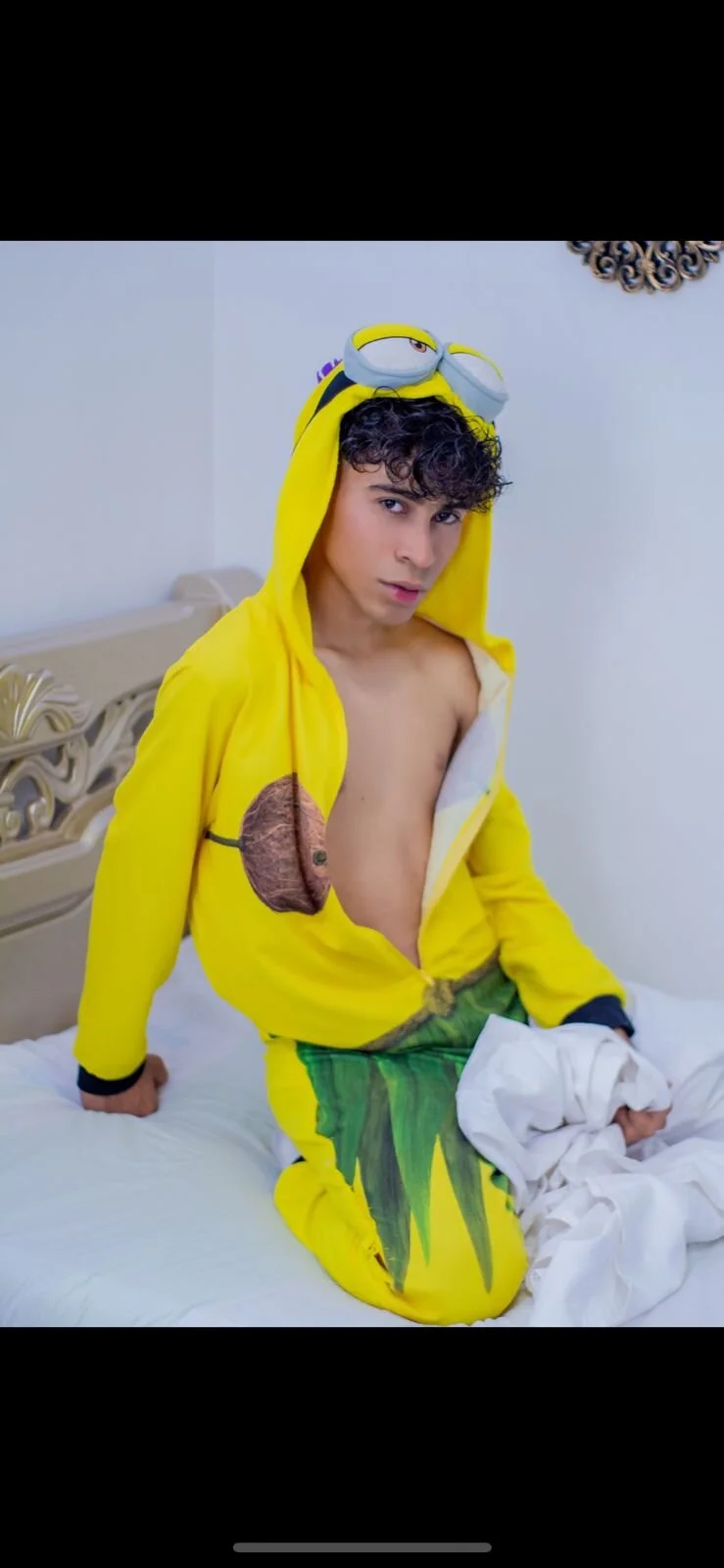XXX Porn Photo of Nude huge_armound 5