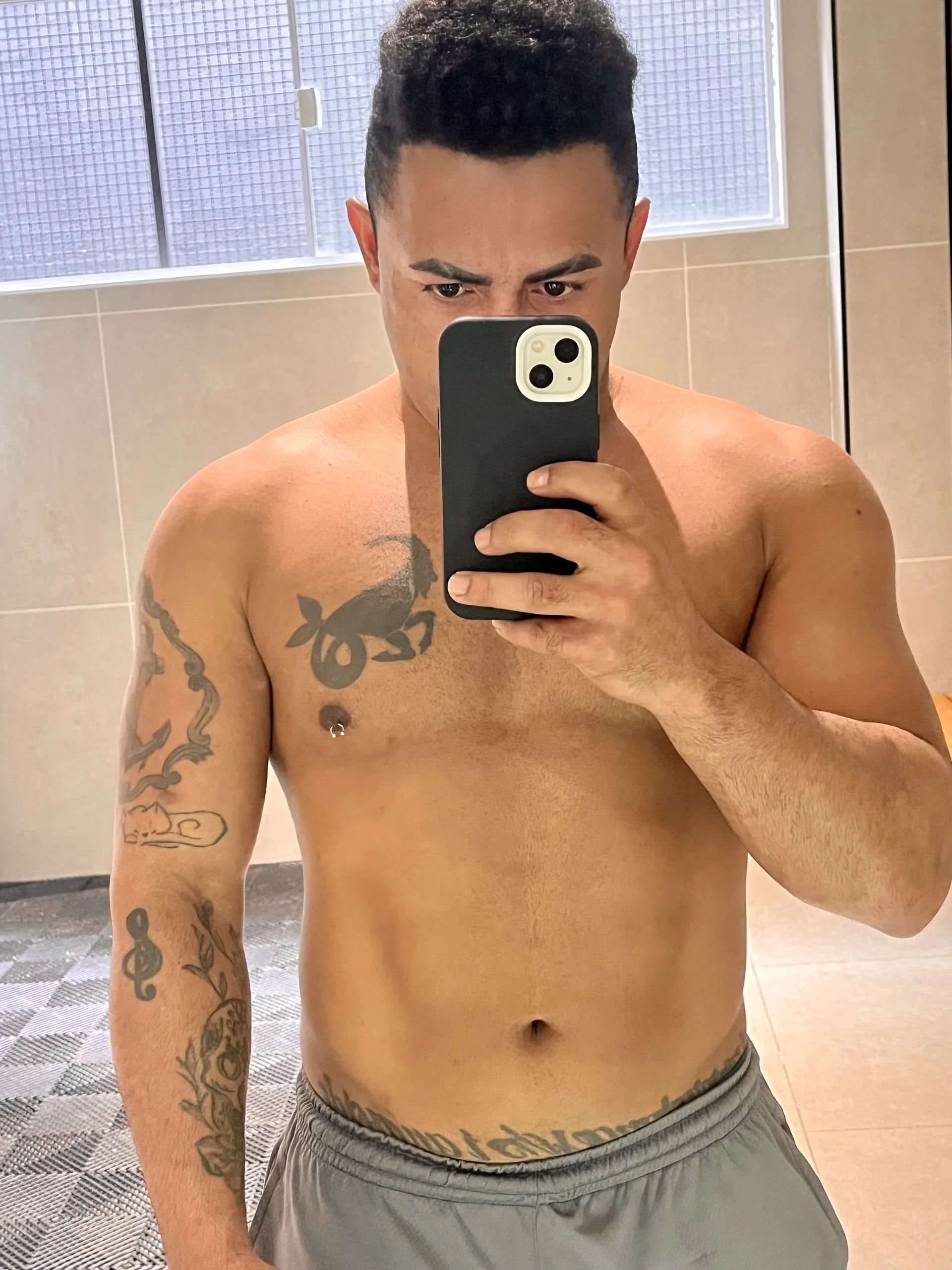XXX Porn Photo of Nude Matheushotboy 1