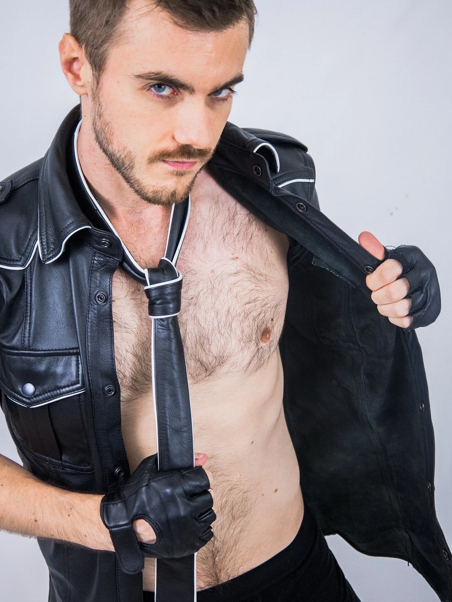 XXX Porn Photo of Nude Mikev 17