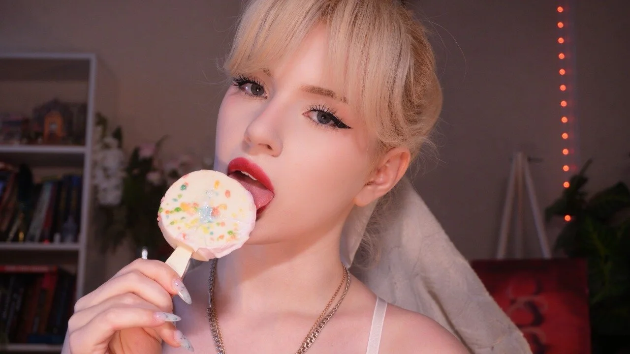 XXX Porn Photo of Nude Chriss_Fox 32