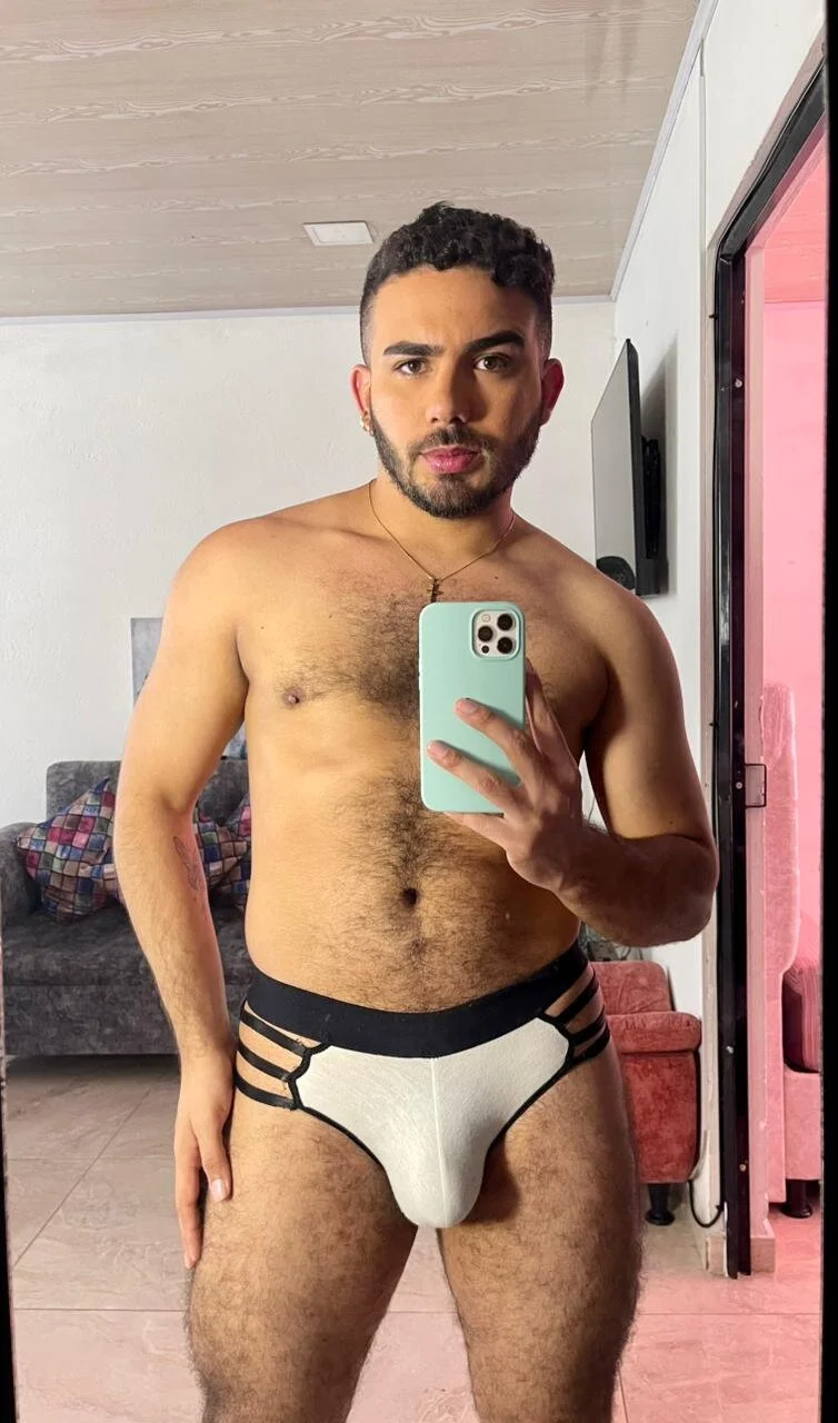 XXX Porn Photo of Nude adamhairy 30