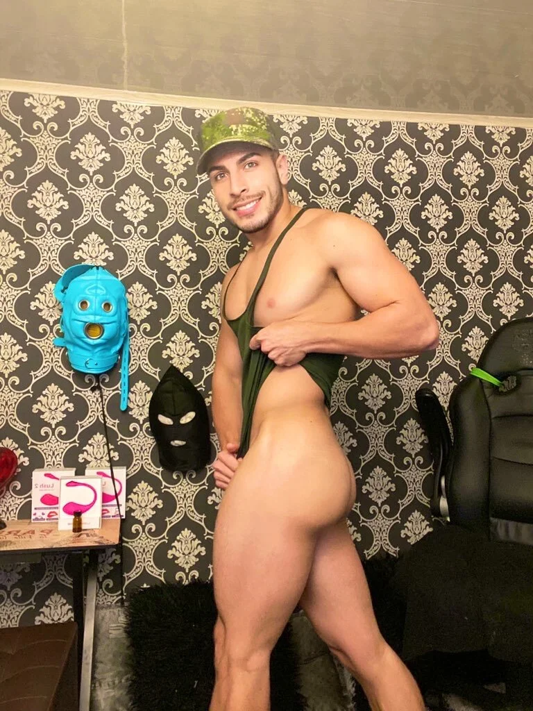 XXX Porn Photo of Nude bayronfit 22