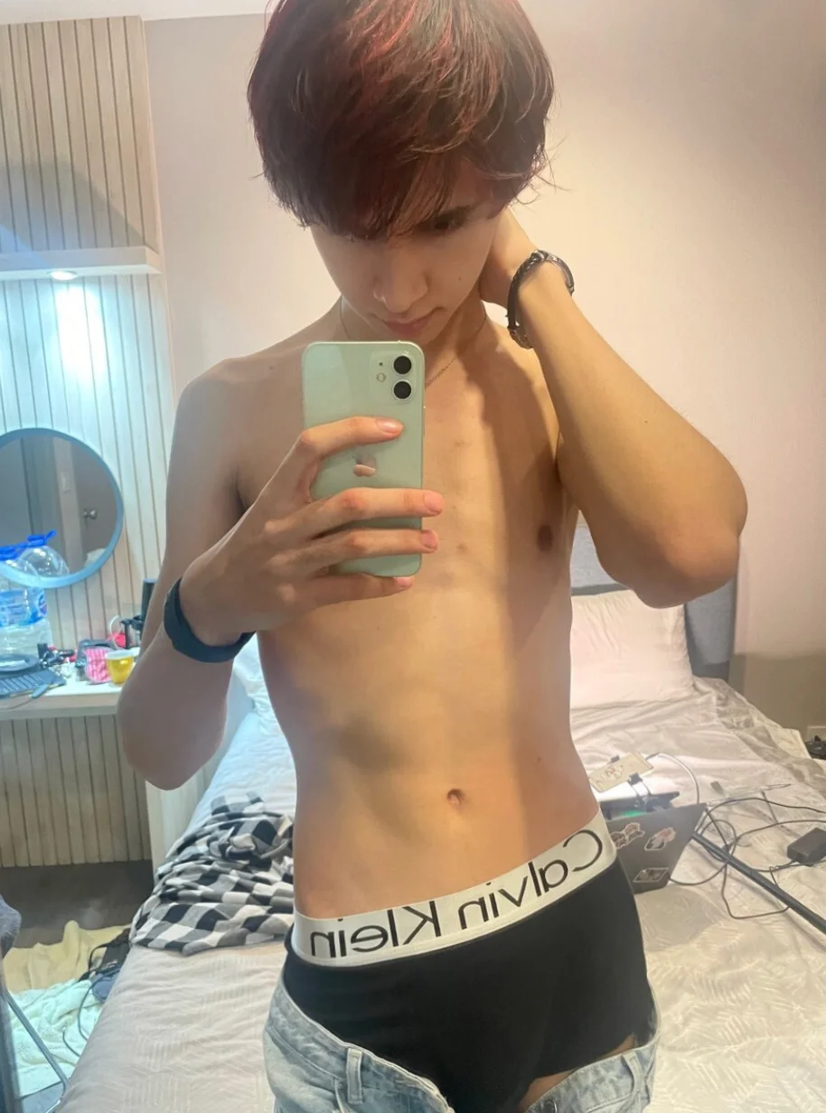 XXX Porn Photo of Nude k0sta_ 3