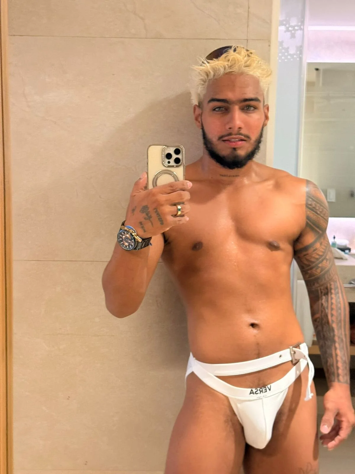 XXX Porn Photo of Nude YoiPerezDj 14