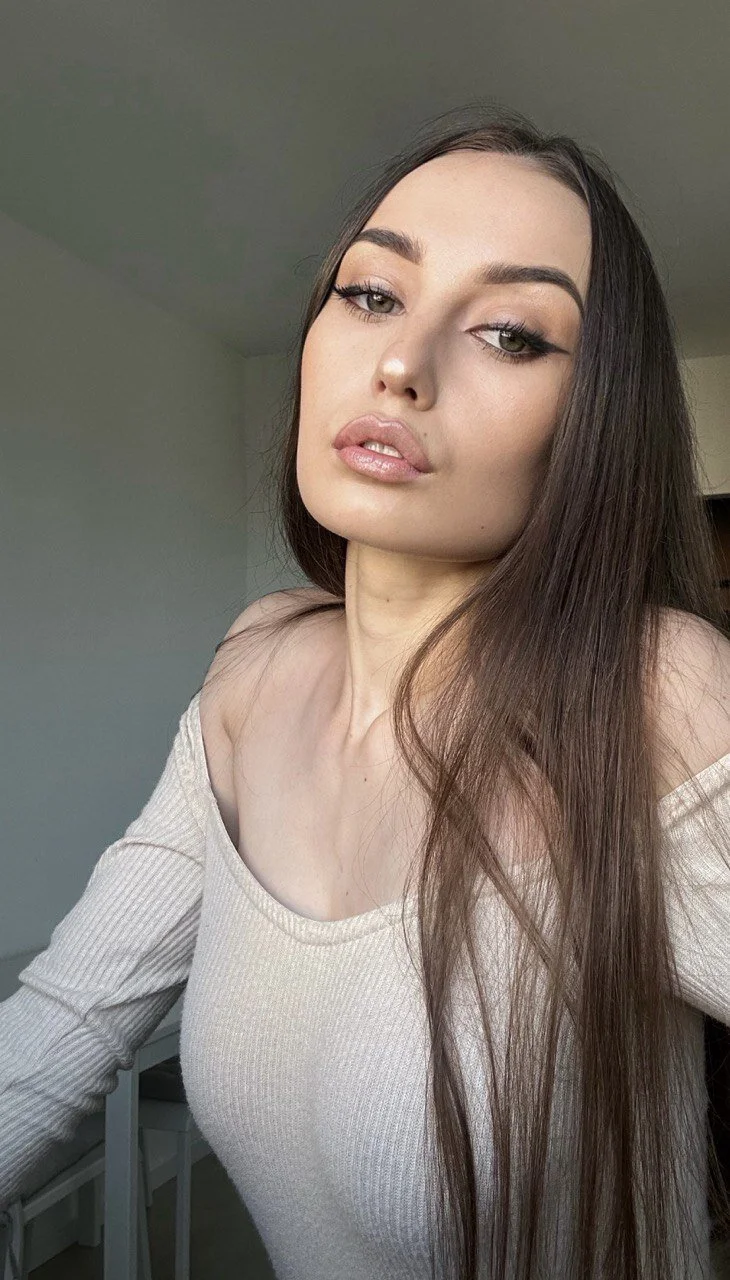XXX Porn Photo of Nude Polli_Kiss 1