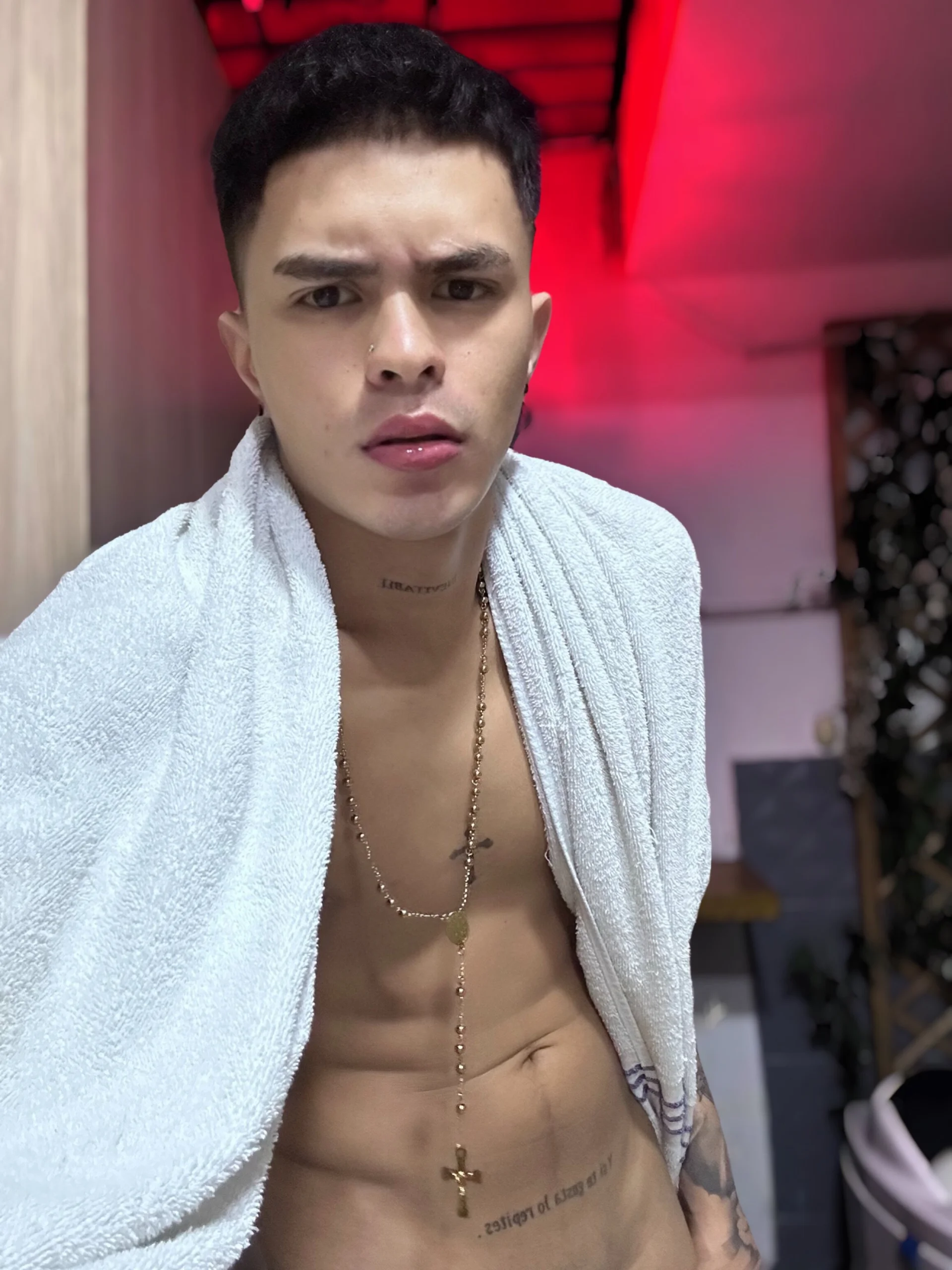 XXX Porn Photo of Nude huge_Santiago 25