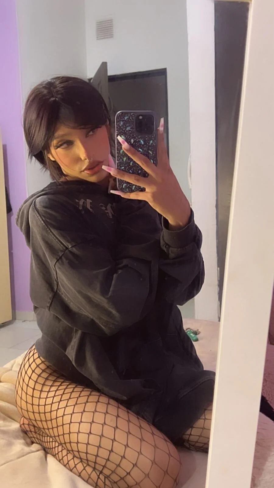 XXX Porn Photo of Nude Camille_deluxe 5