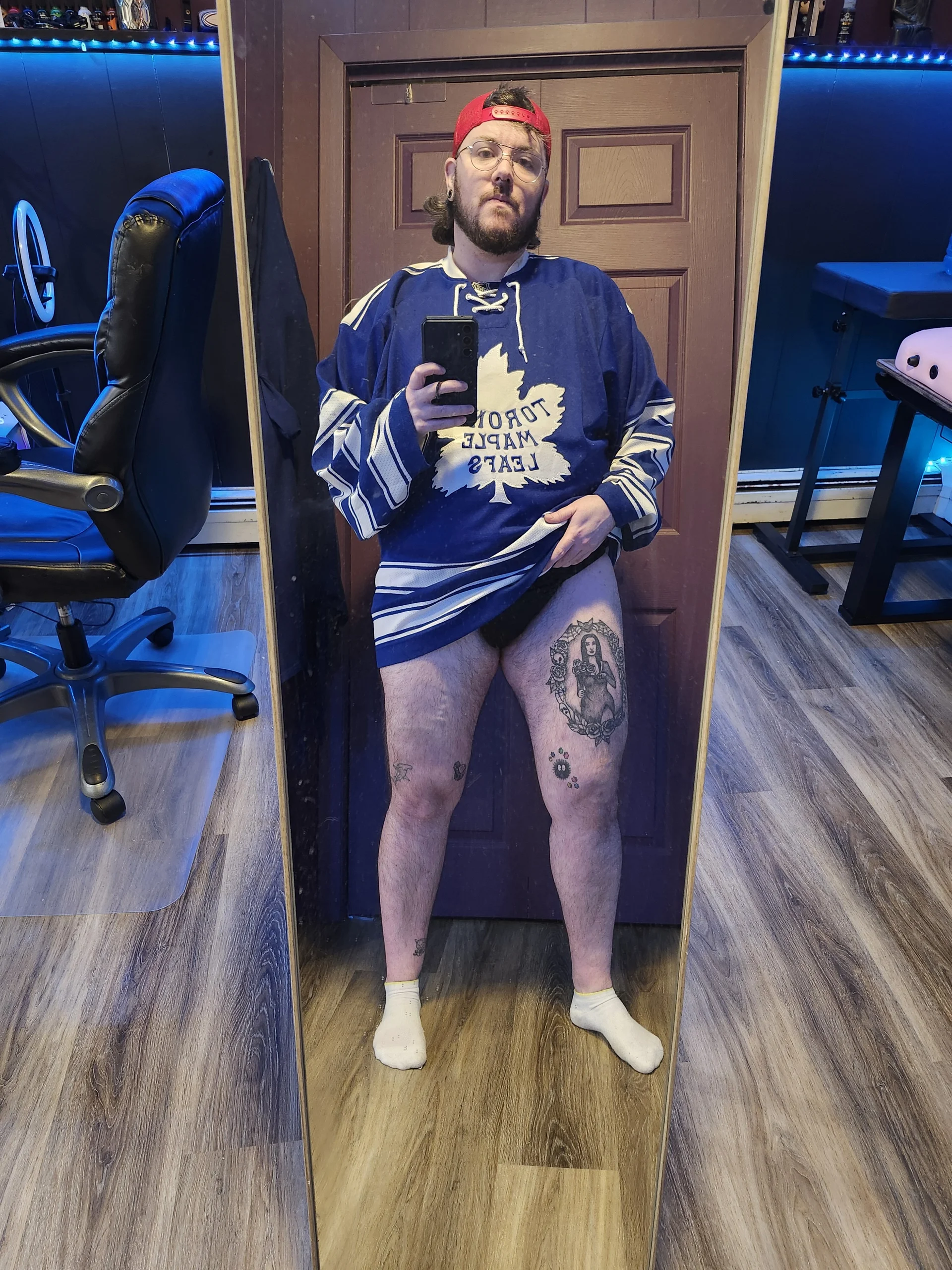 XXX Porn Photo of Nude tuxedomasc95 2