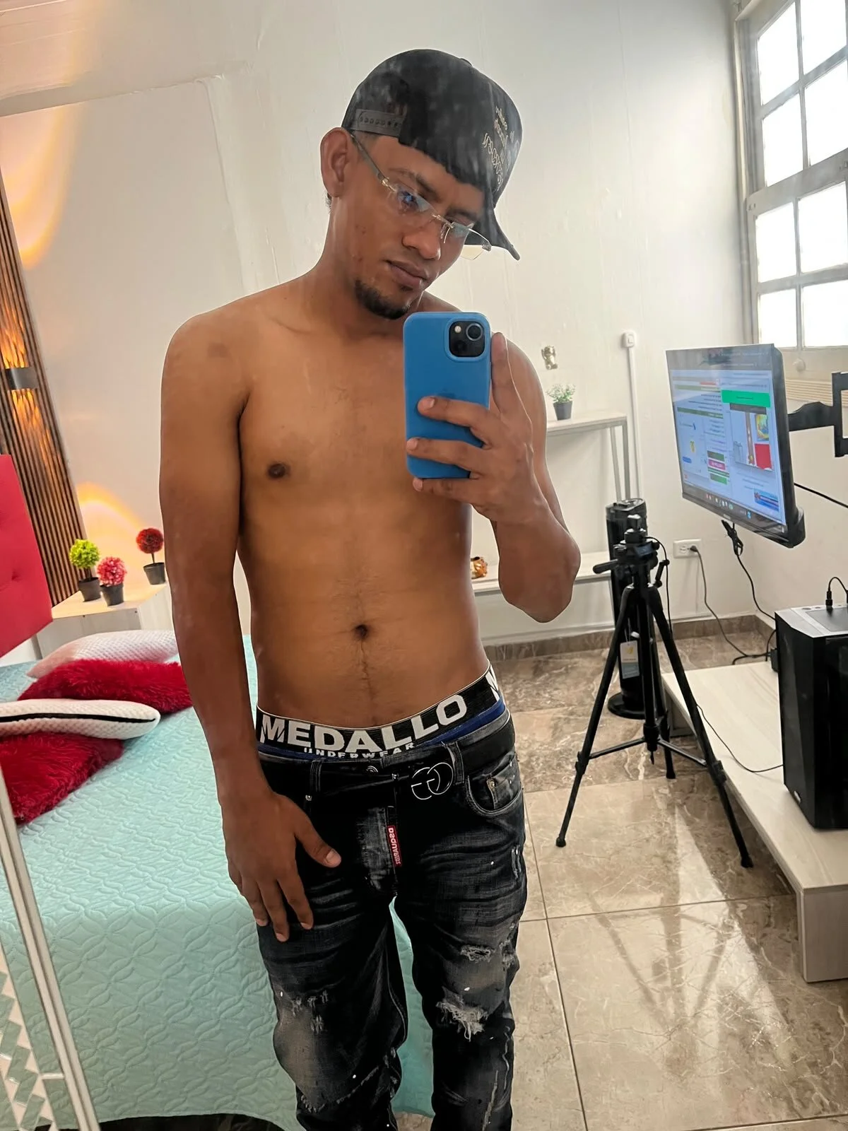 XXX Porn Photo of Nude Leo27__ 5