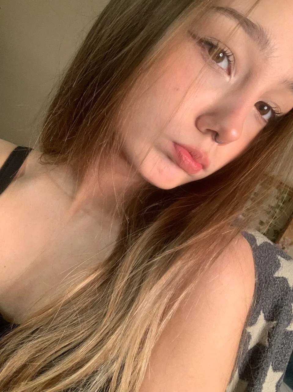 XXX Porn Photo of Nude HoneyComfy 35