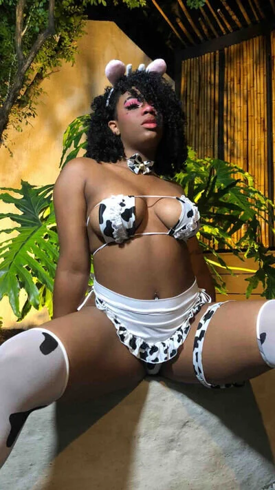 XXX Porn Photo of Nude Tyra_Privacy 10