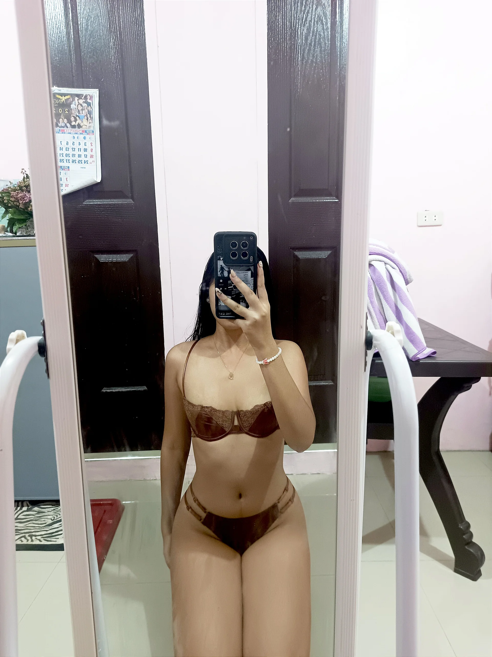 XXX Porn Photo of Nude Shy_SexyLady 3