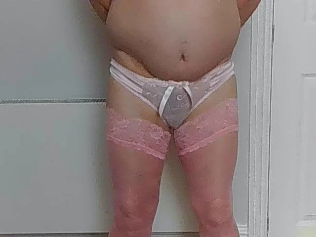 XXX Porn Photo of Nude shysuckinguy 10