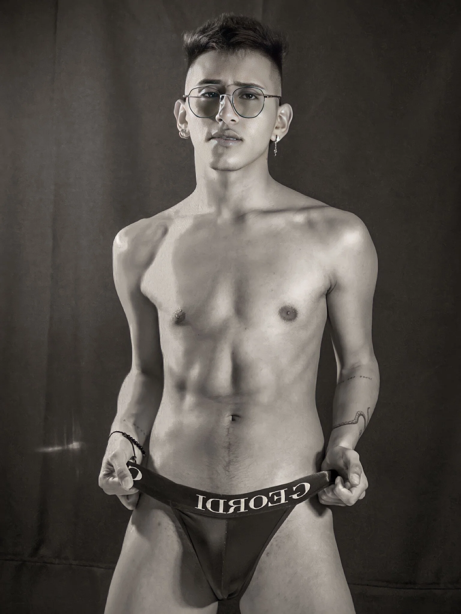 XXX Porn Photo of Nude adrik_cano__ 30