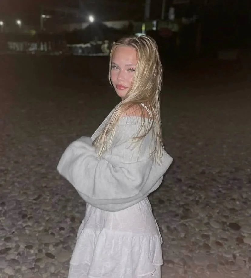 XXX Porn Photo of Nude MollyFenx 3
