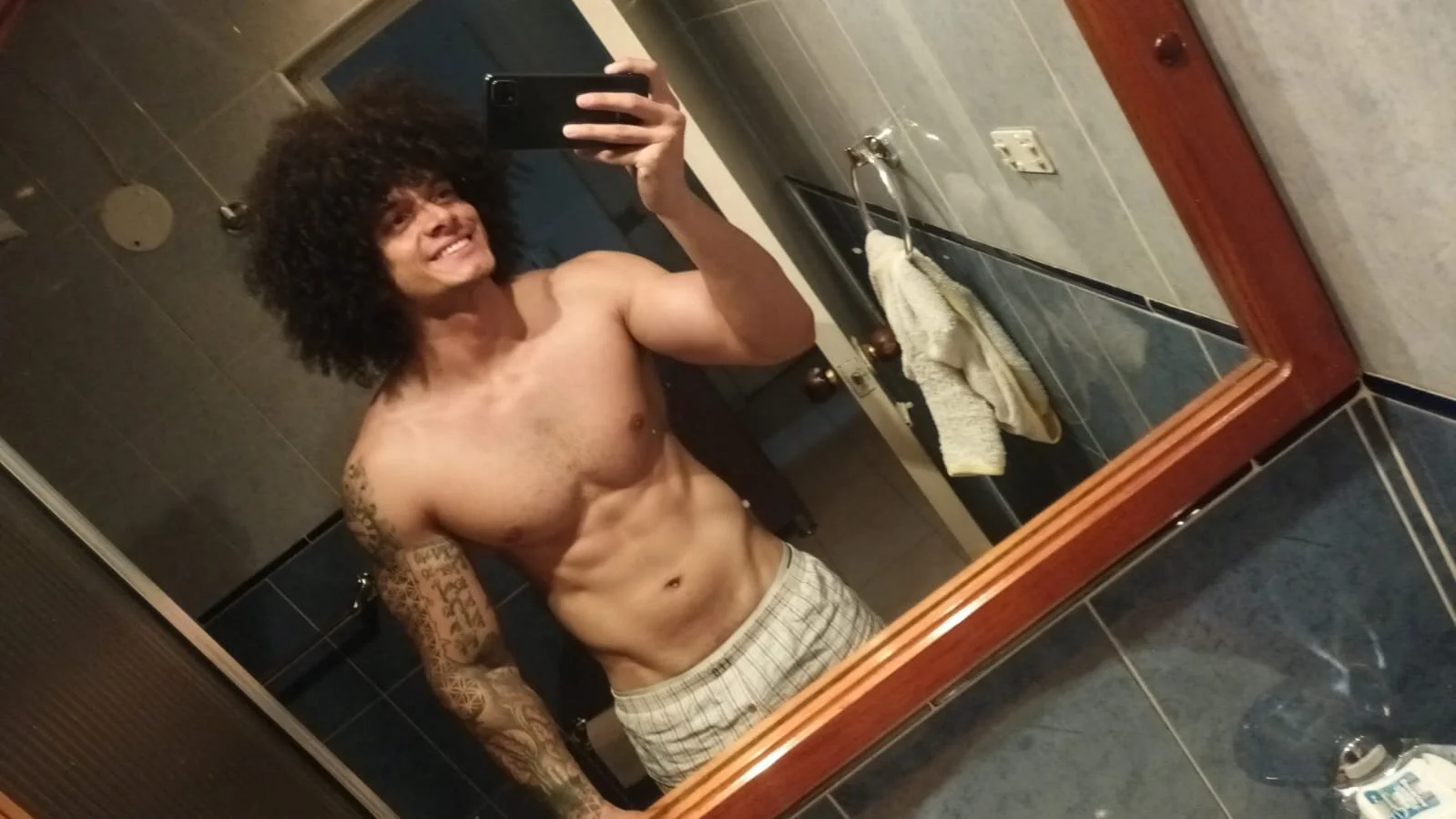 XXX Porn Photo of Nude curly_muscle 3