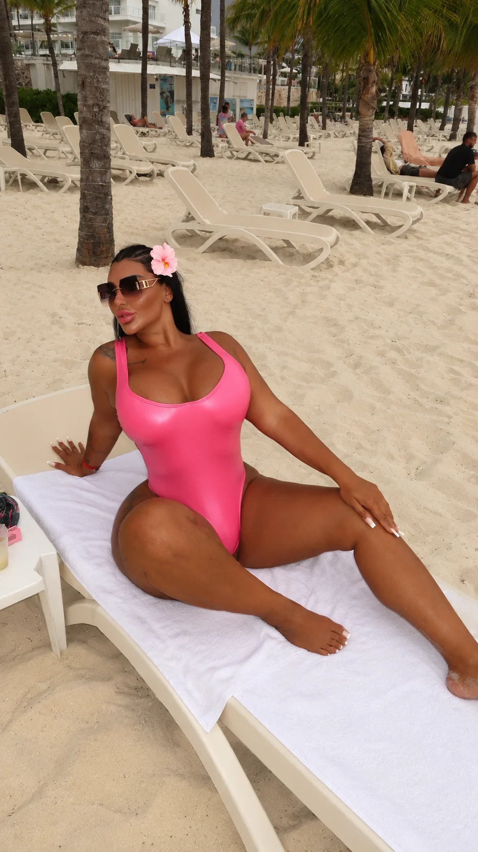 XXX Porn Photo of Nude BIGBOOTYELLIEXXX 3