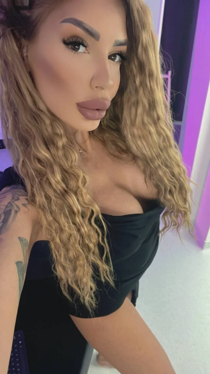XXX Porn Photo of Nude RaquelleVon 38