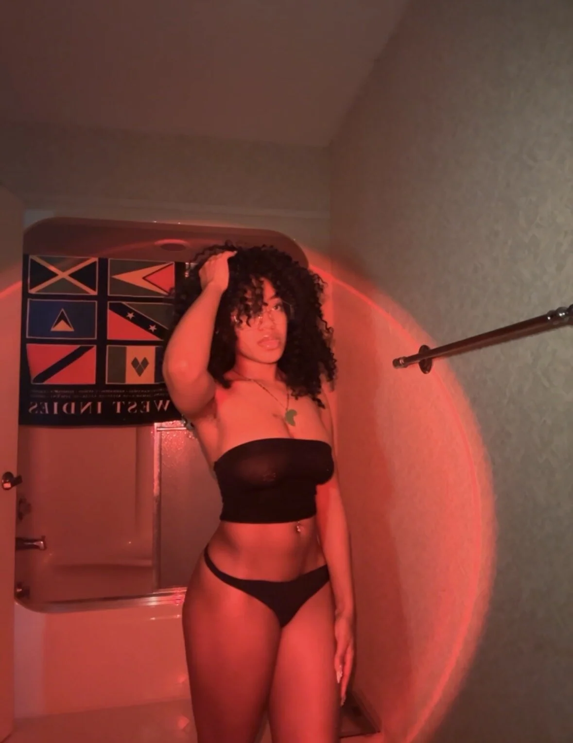 XXX Porn Photo of Nude lifeoftt_19xx 60