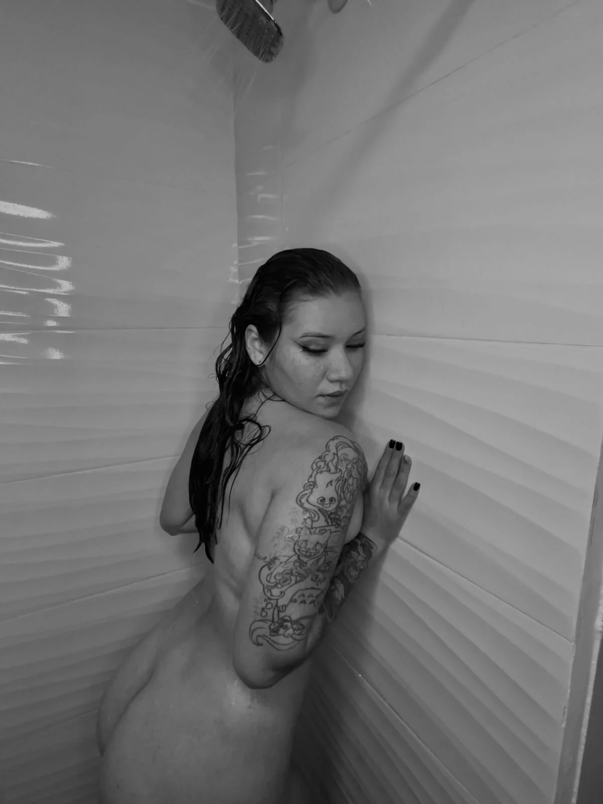 XXX Porn Photo of Nude khalesii_69 77