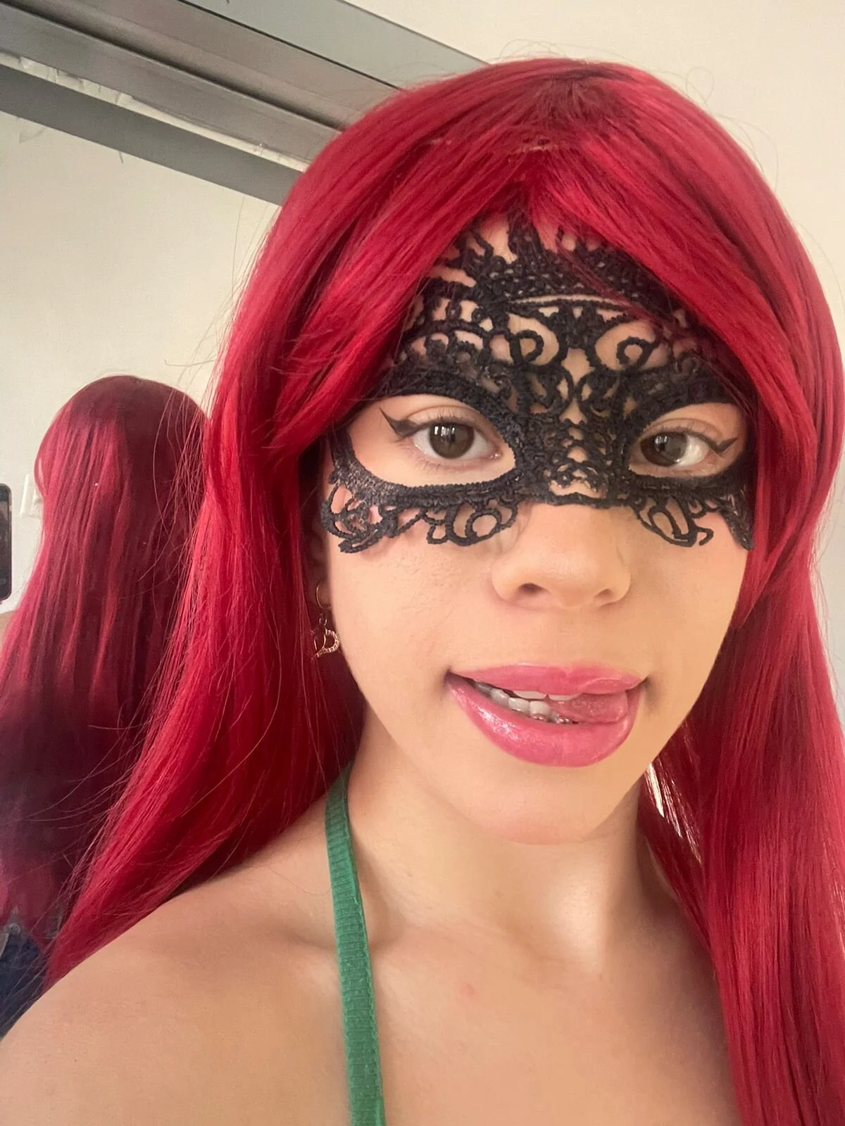 XXX Porn Photo of Nude mask_red_girl 5