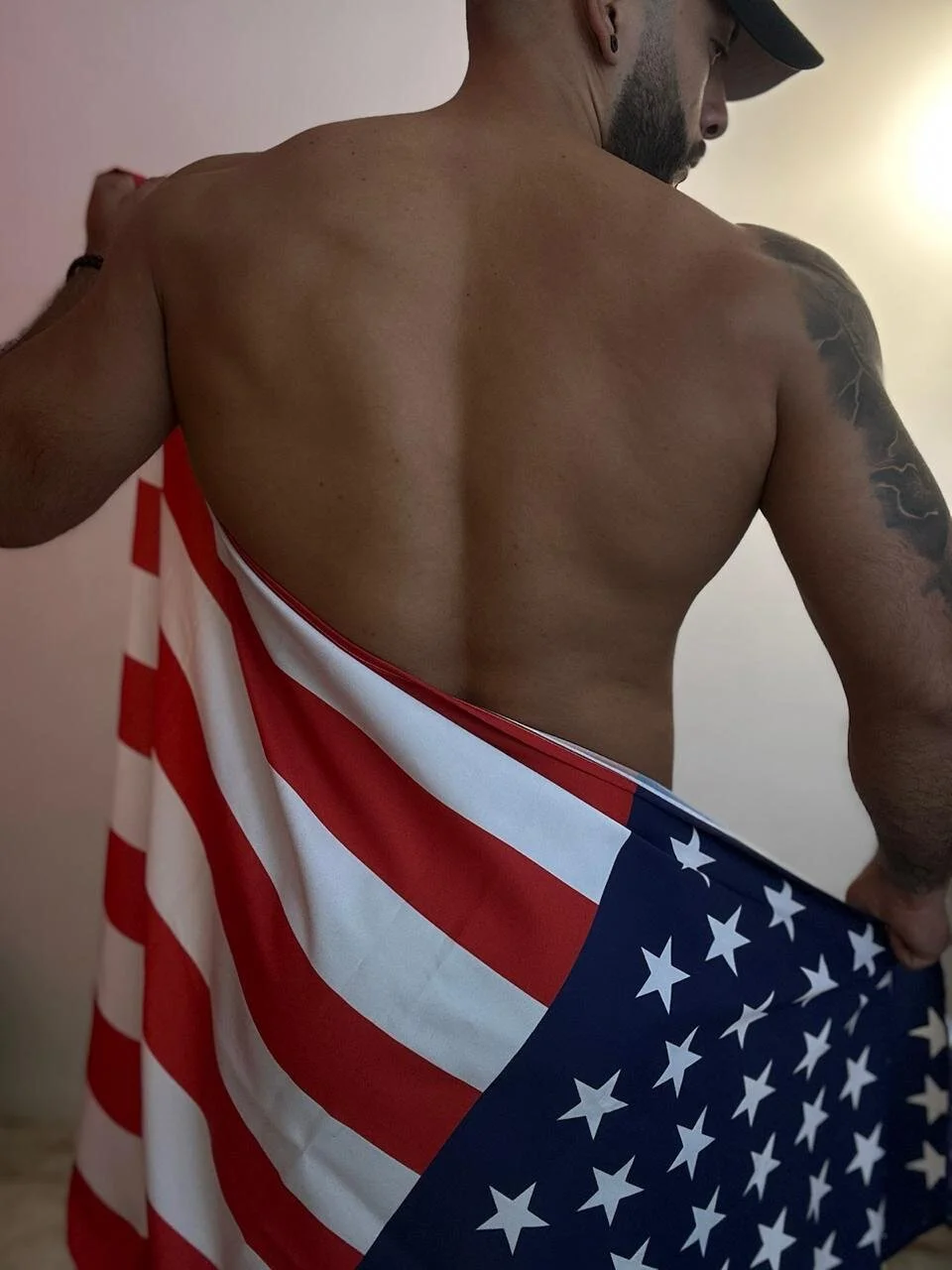 XXX Porn Photo of Nude Mike_savage3 102